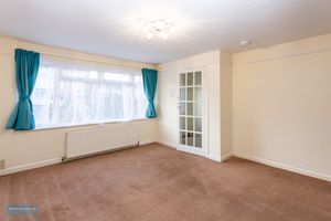 Sitting Room- click for photo gallery